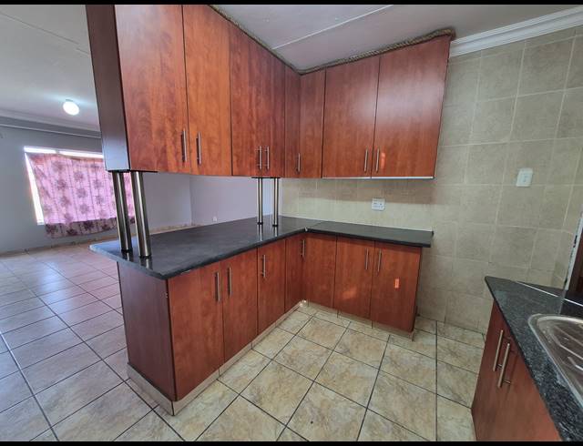 2 bed property to rent in FAIRLEIGH